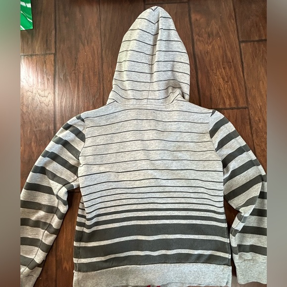 Piping Hot Gray Striped Boys Hoodie Sweatshirt Skateboard Skater Sz 12 - Picture 3 of 7